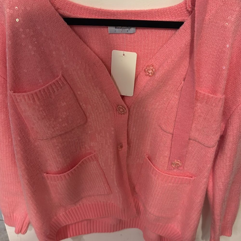 Pink Sequin Cardigan - BRAND NEW - 4 Front Pockets - Flower Buttons - Size Small - Picture 2 of 6